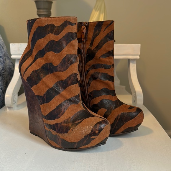 Bakers Shoes - Baker’s Platform Wedge Booties
